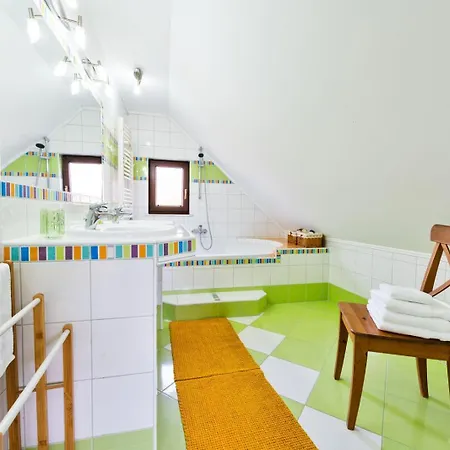 Apartment Forest View Retreat - Nature Escape *